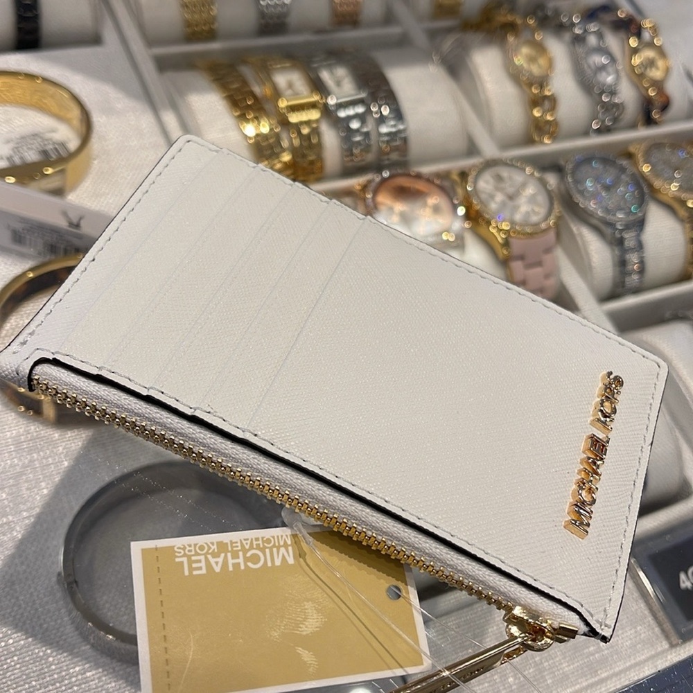MICHAEL KORS
Jet Set Travel Medium Top Zip Leather Card Case Wallet
Optic White - Picture 13 of 16